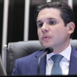 Motta marca votação do projeto do Imposto de Renda; relator diz que clima é de contribuição