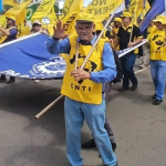 Trabalhadores da construção e do mobiliário participam da Marcha da CONCLAT em Brasília