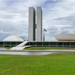 Fim da escala 6×1 ganha força no Senado, enquanto PEC patronal perde apoio e entra em declínio
