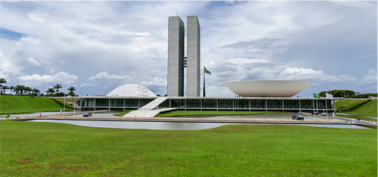 Fim da escala 6×1 ganha força no Senado, enquanto PEC patronal perde apoio e entra em declínio